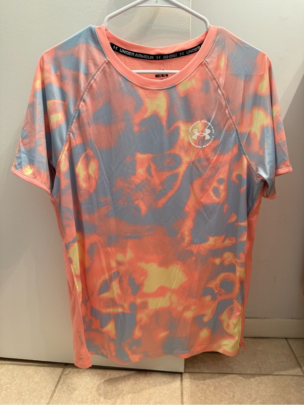 Under Armour Men's Iso-Chill Up The Pace Fitted Short Sleeve Tie Dye Shirt